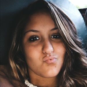 Meet your Posher, Carla